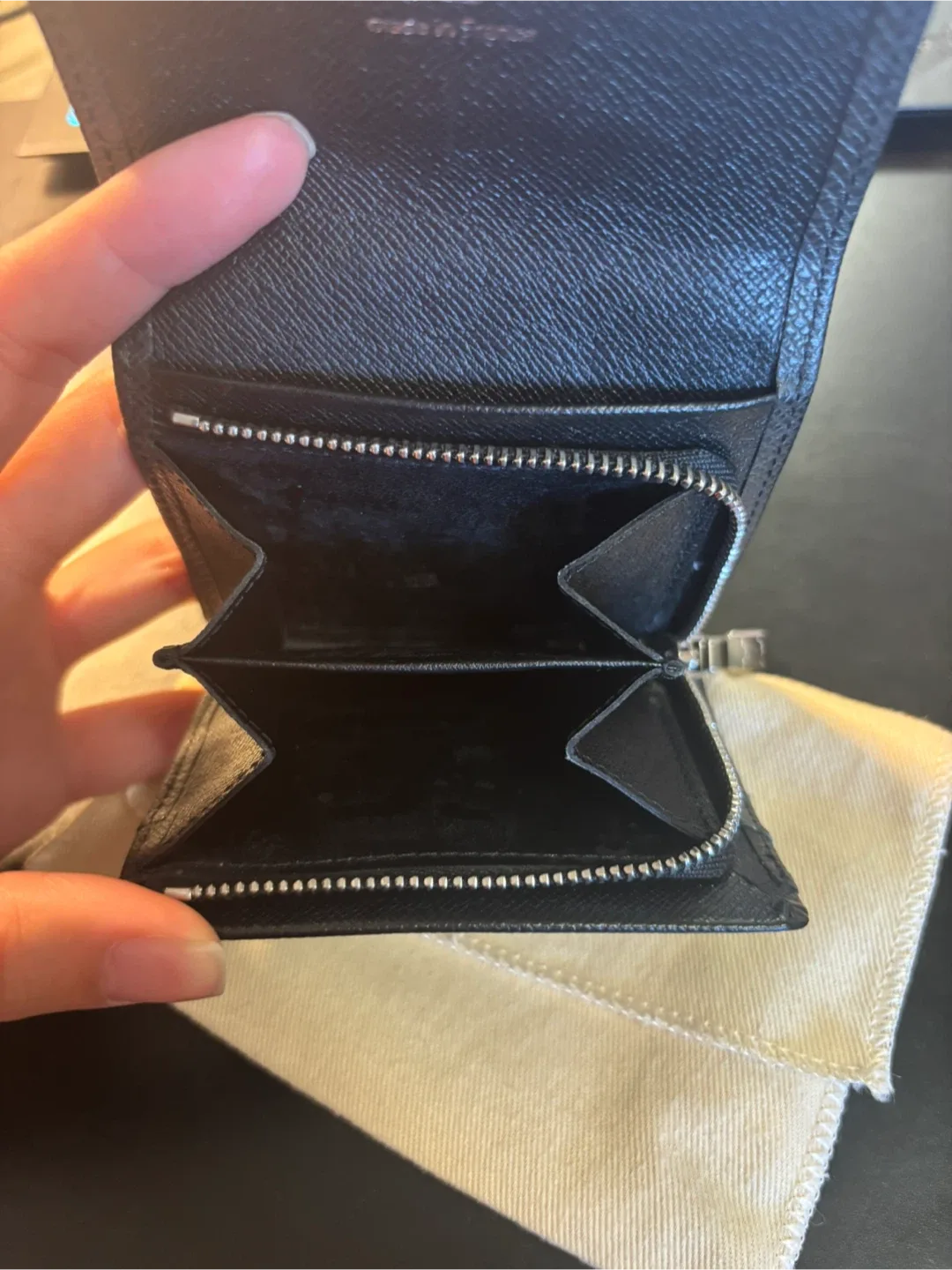 Louis Vuitton Black Leather Wallet image indicator(3)