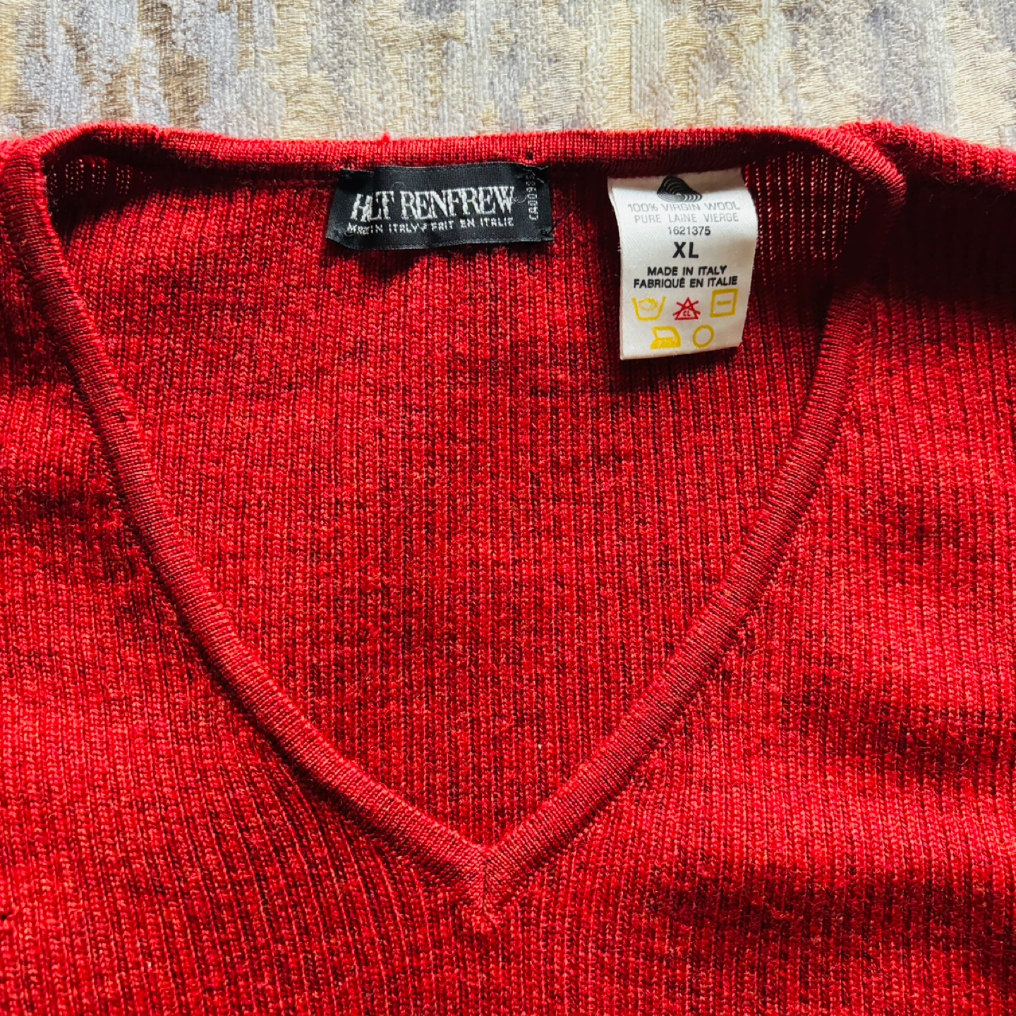 $400 Holt Renfrew Red Virgin Wool Sweater - photo 2