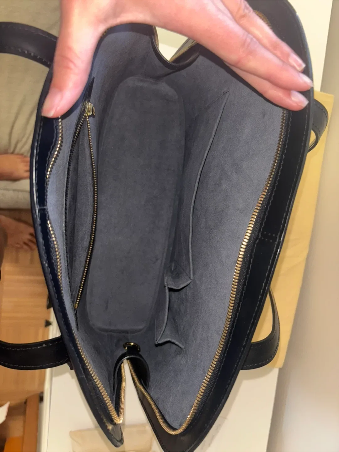 Louis Vuitton Epi Leather Black Tote Bag image indicator(4)