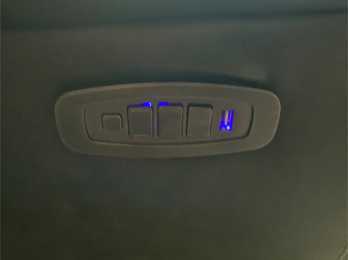 Dark brown Leather Reclining Loveseat with Console image indicator(4)