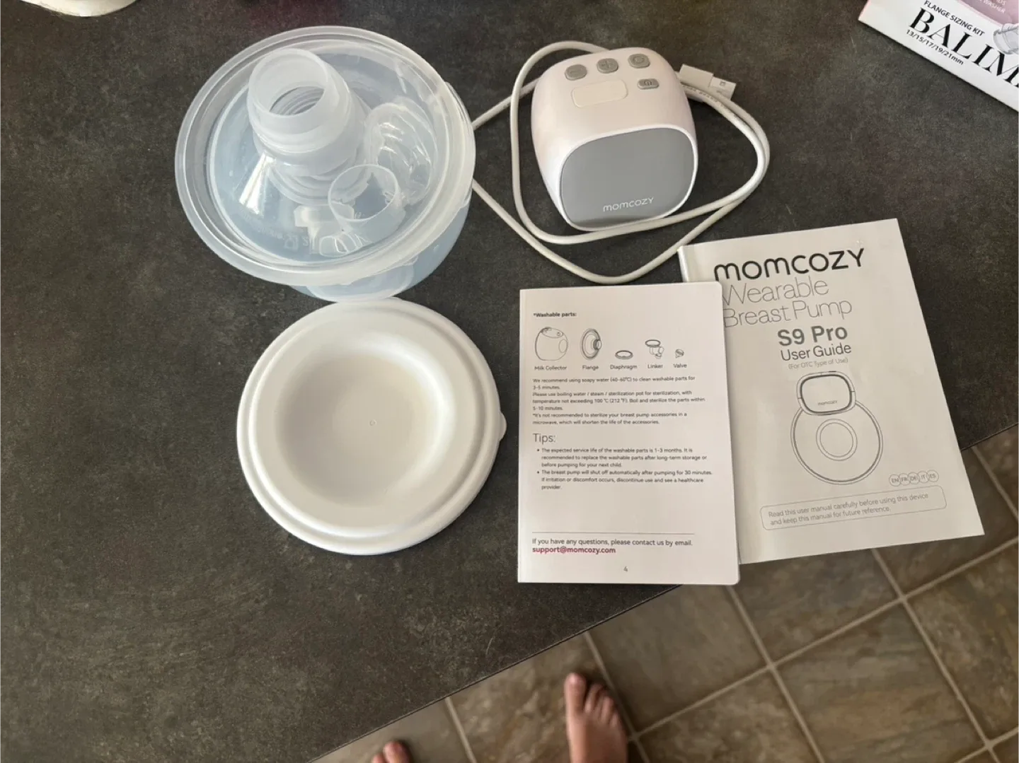 Momcozy S9 Pro Wearable Breast Pump + Medela Storage Bags