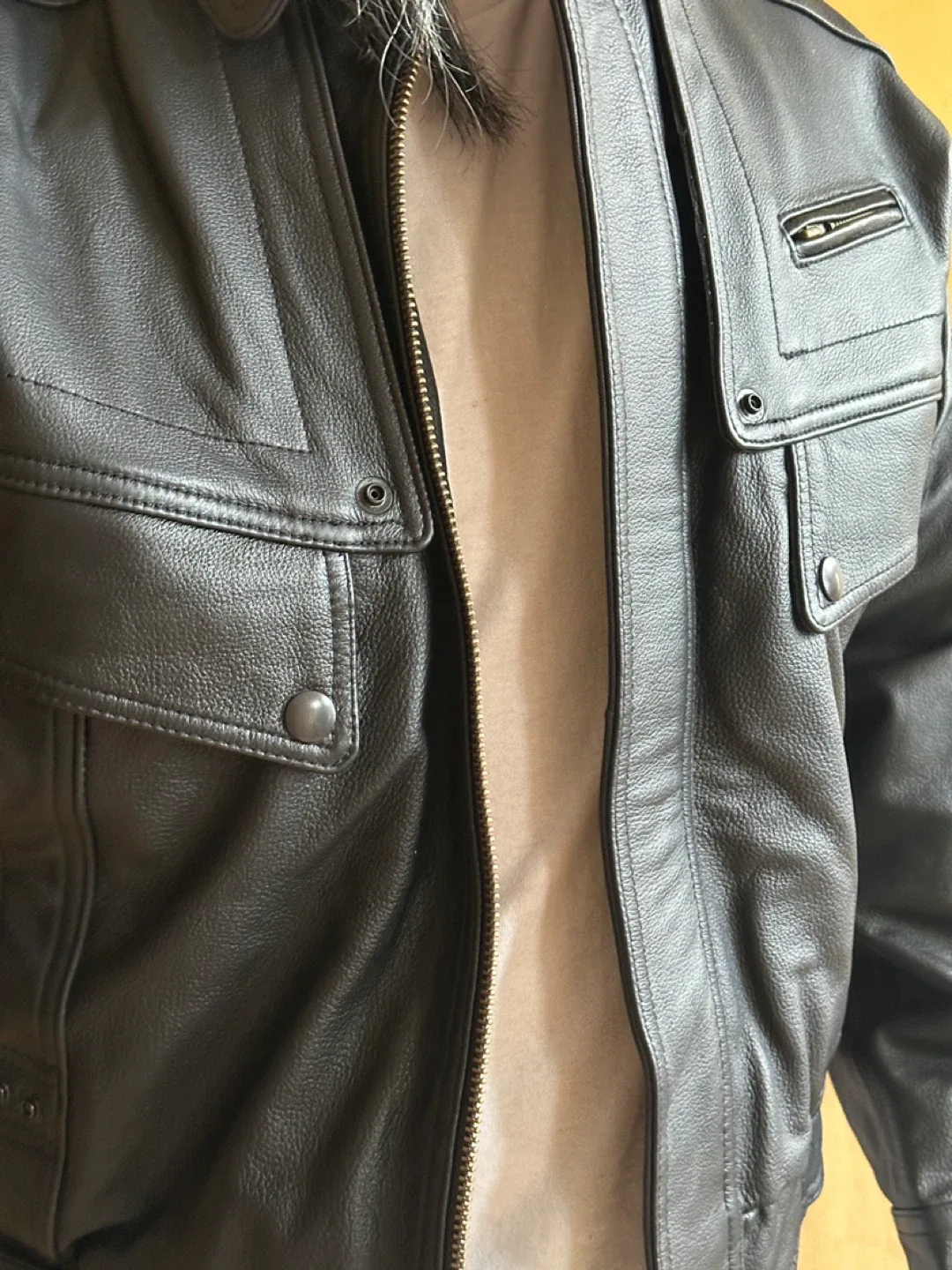 Brand New Genuine Leather Jacket – Size XL image indicator(4)