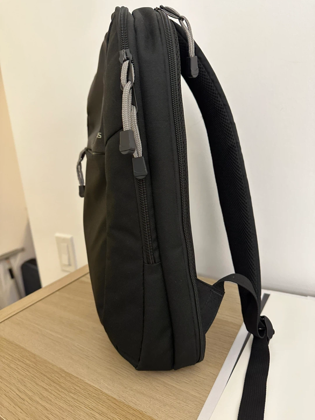 Targus Laptop Backpack [MOVING SALE] - photo 2