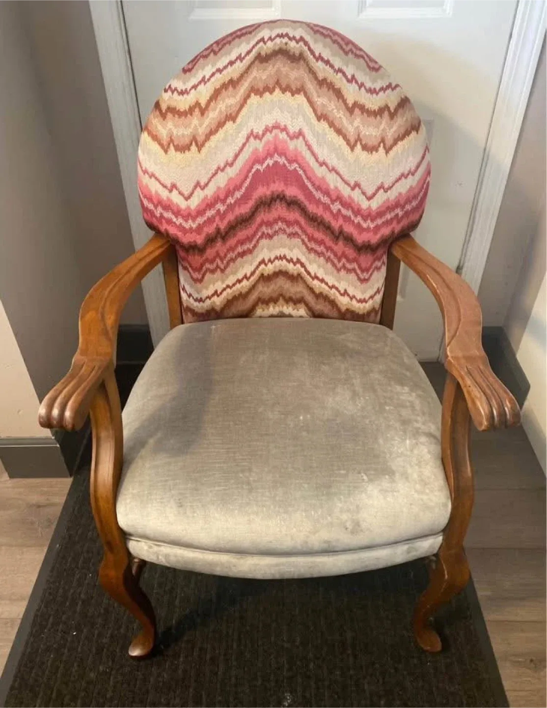 Accent Armchair with matching Pillows image indicator(2)