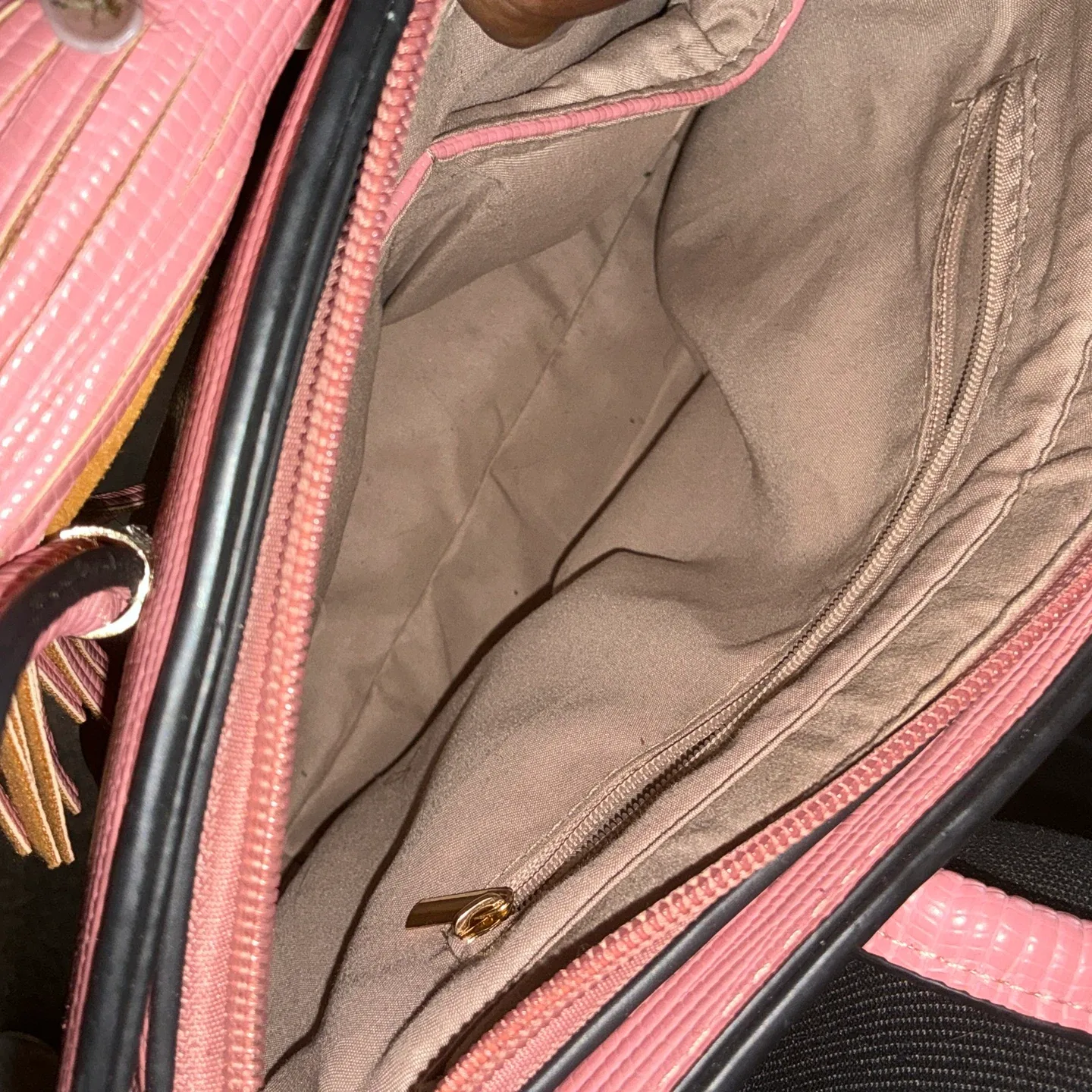 Louis Vuitton Pink Leather Embossed Handbag image indicator(7)