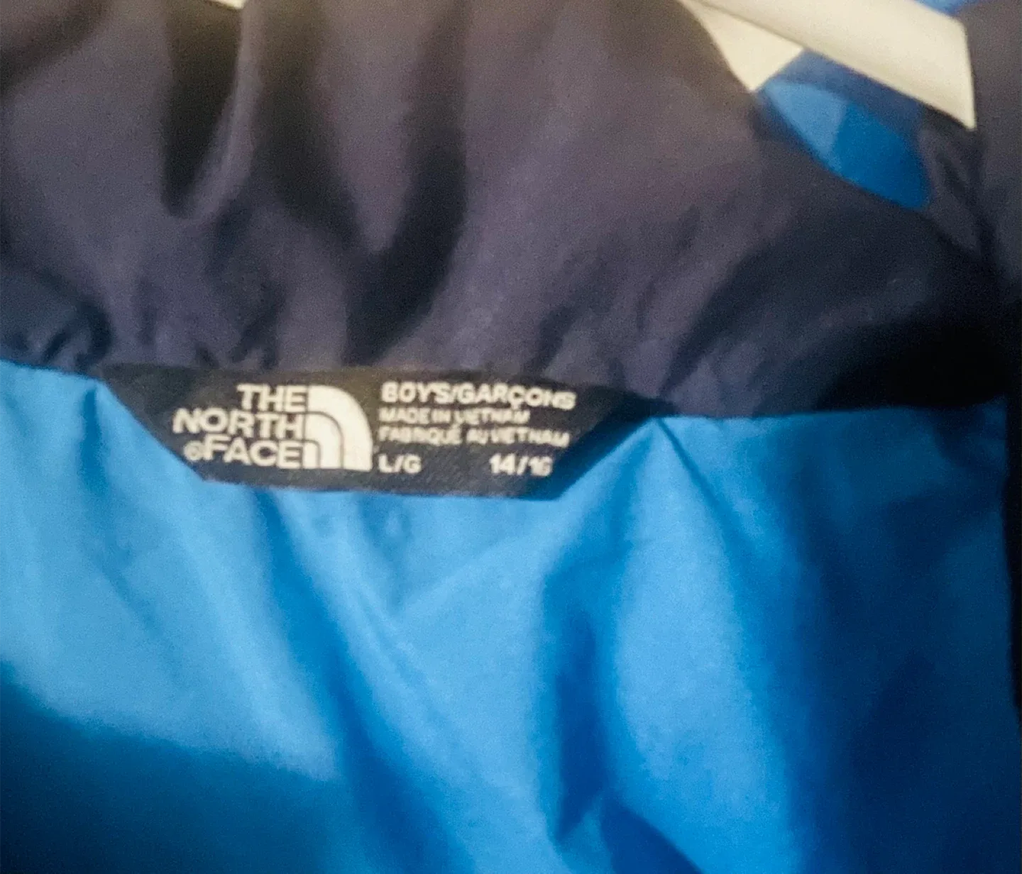 The North Face Boys' L/G 14/16 Jacket image indicator(3)