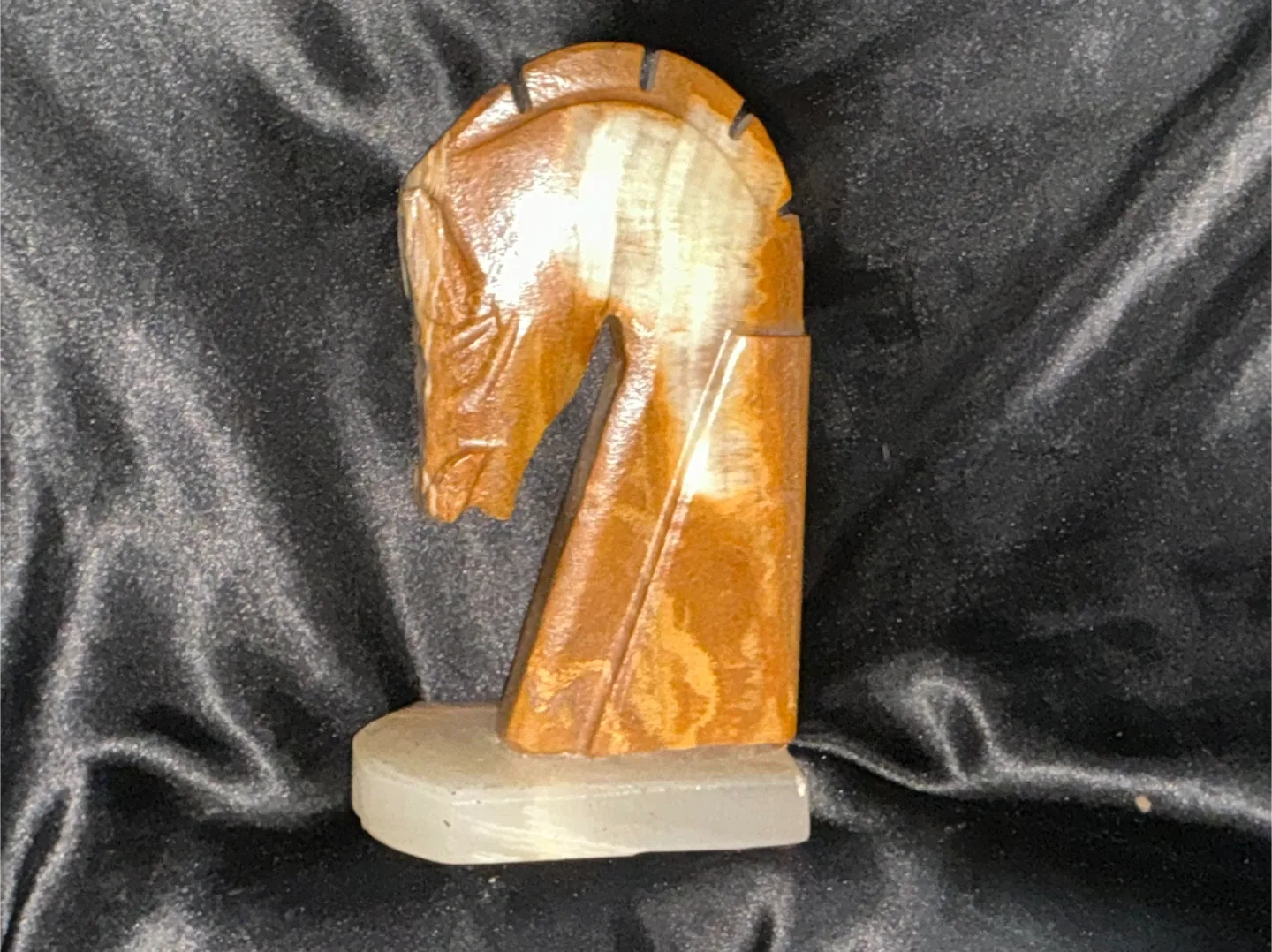 🏇 Hand-Carved Onyx Horse Head Chess Knight – Polished Stone Art image indicator(2)
