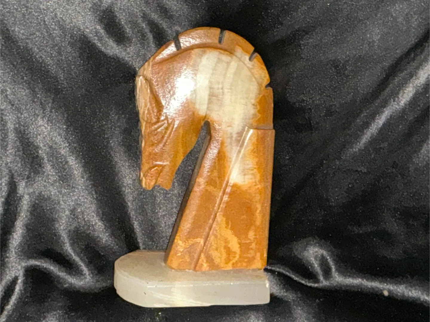 🏇 Hand-Carved Onyx Horse Head Chess Knight – Polished Stone Art image indicator(8)