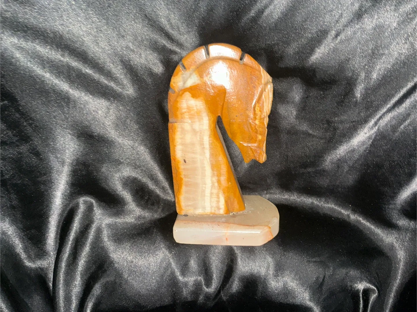 🏇 Hand-Carved Onyx Horse Head Chess Knight – Polished Stone Art image indicator(5)