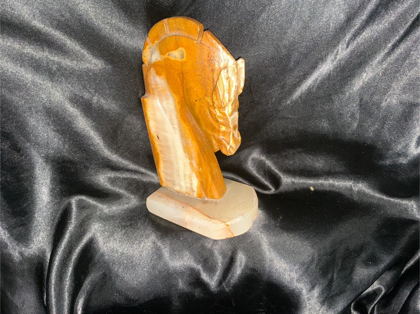 🏇 Hand-Carved Onyx Horse Head Chess Knight – Polished Stone Art image indicator(6)