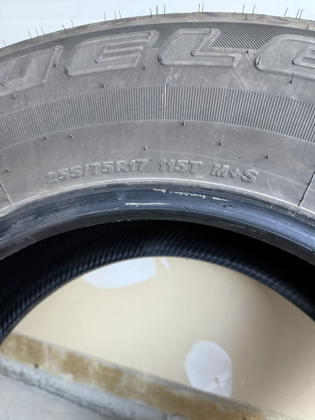 Bridgestone dueller AT tires - 255/75/17 m+s - photo 5