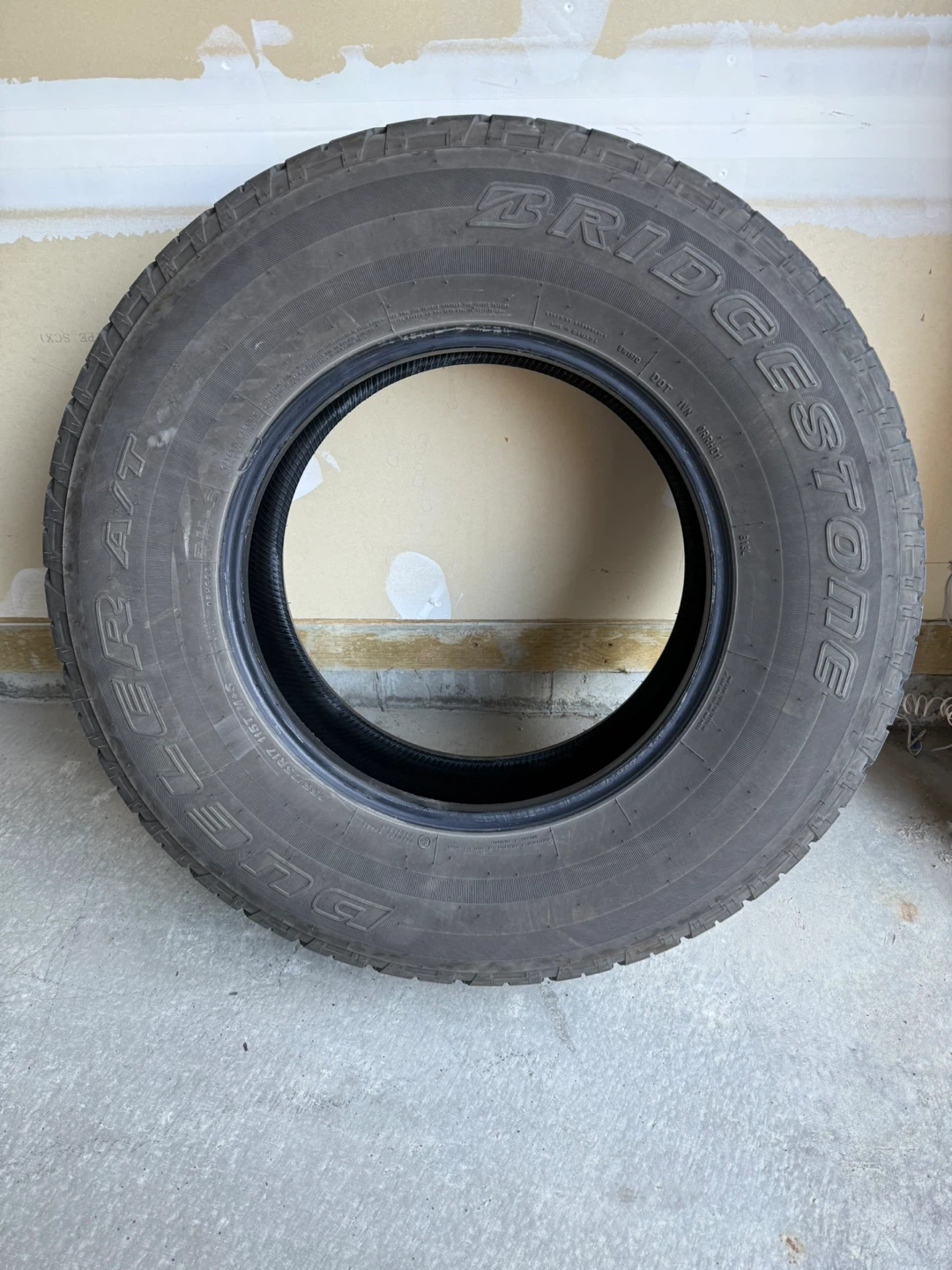 Bridgestone dueller AT tires - 255/75/17 m+s - photo 4