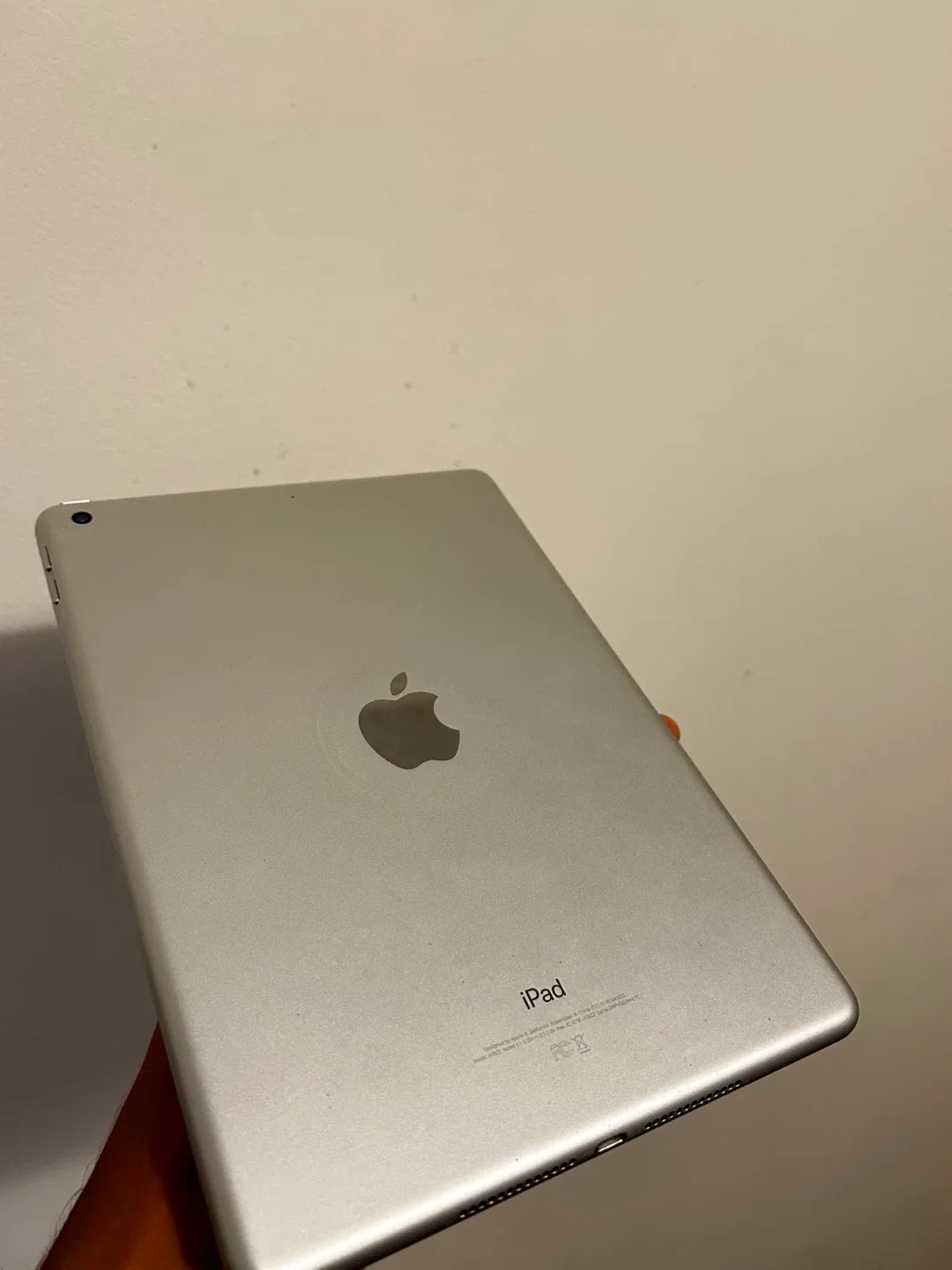 Apple iPad 1822 image indicator(2)