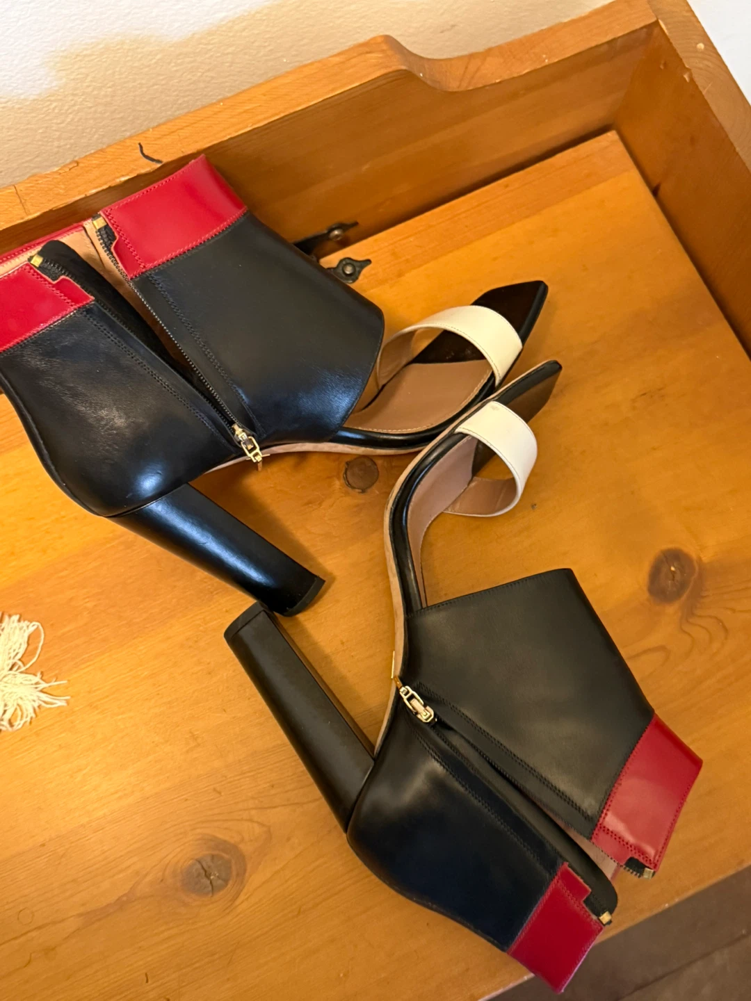BOSS Black & Red Heels - Size 38 - photo 5
