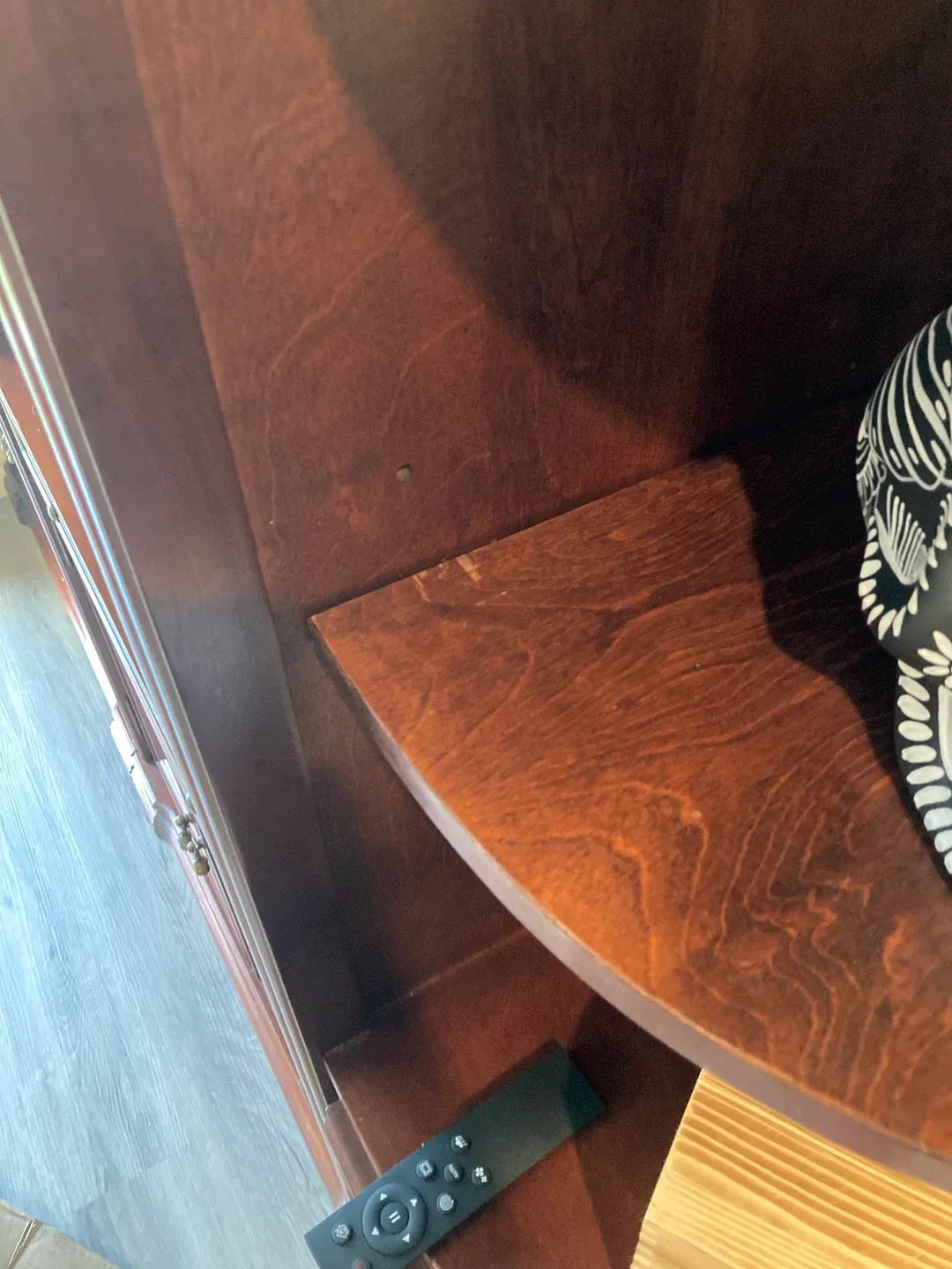 Cherry wood bookcase with Shelves image indicator(5)