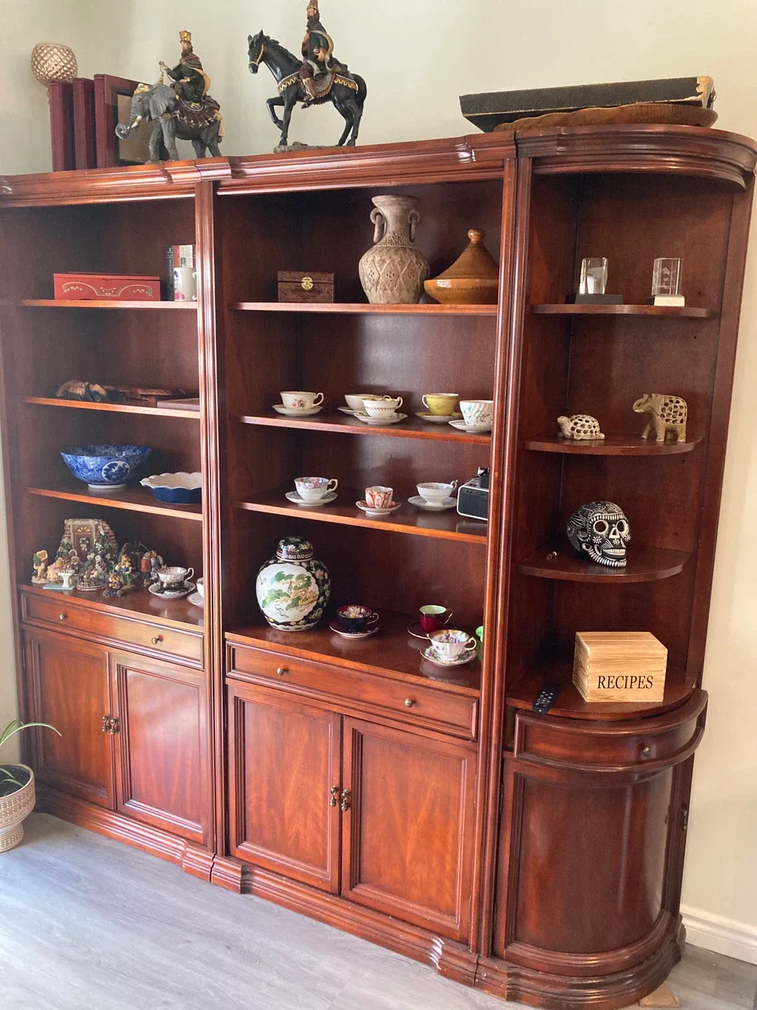 Cherry wood bookcase with Shelves
