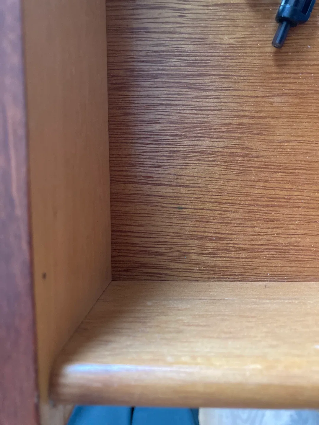 Cherry wood bookcase with Shelves image indicator(8)