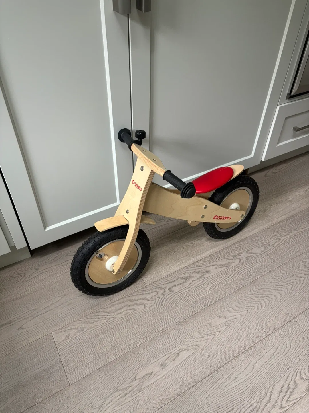 Like New Runners Balance Bike - Kids image indicator(2)
