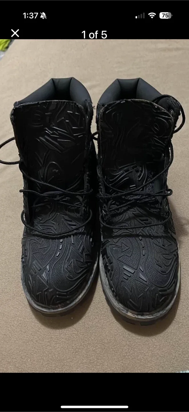 Timberland 3D Graffiti Boots youth size 4 cash only please