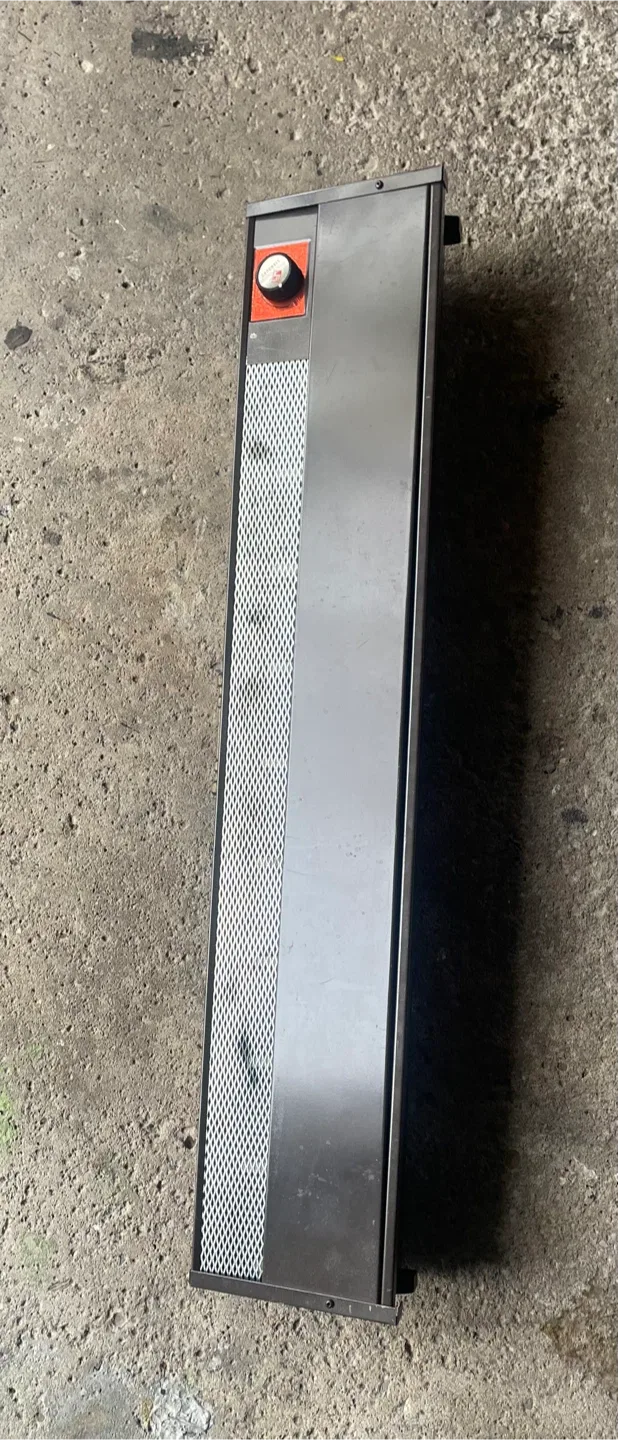 Vintage Electric Standard Baseboard Heater image indicator(3)