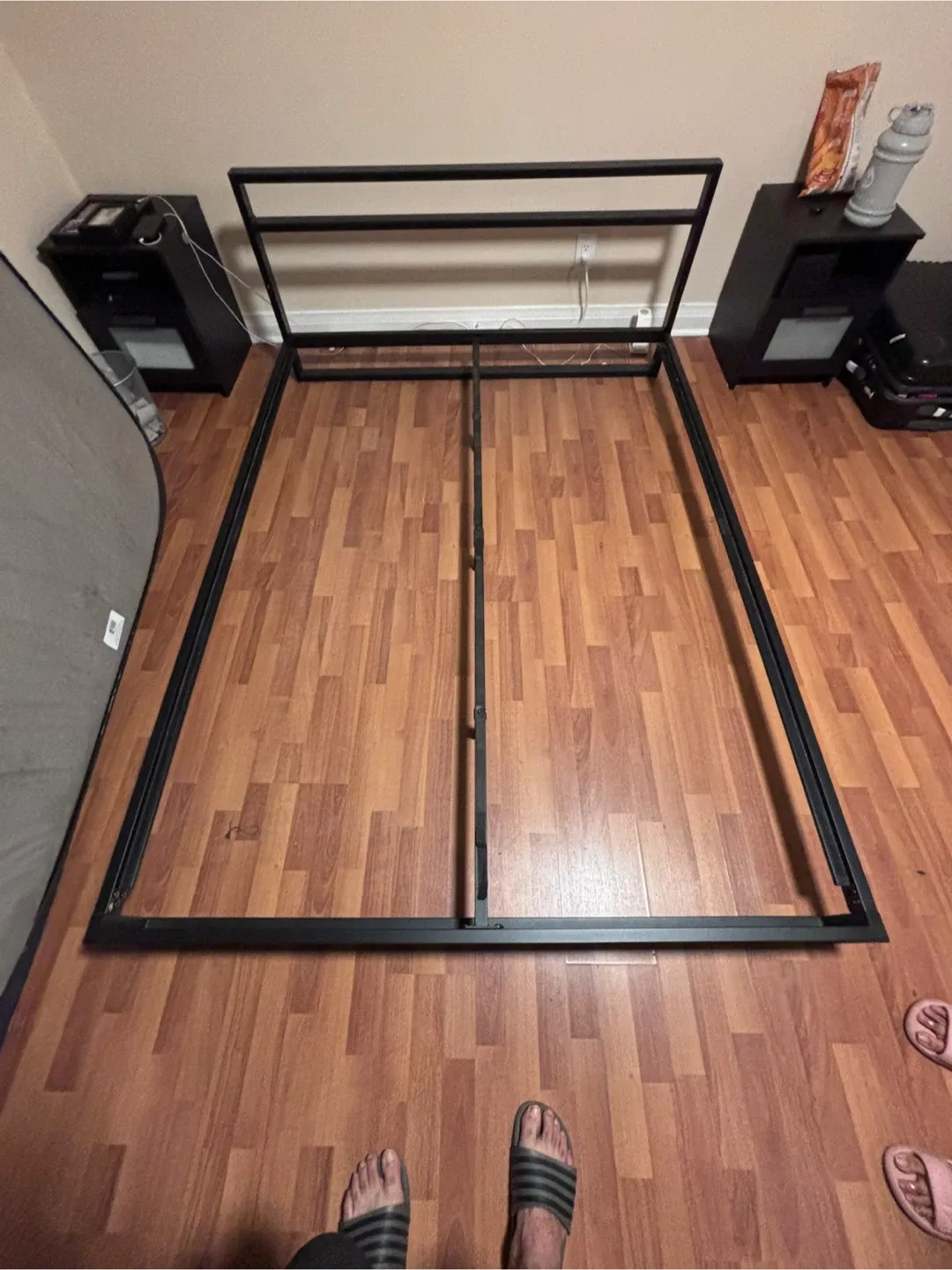 Black Metal Bed Frame image indicator(4)