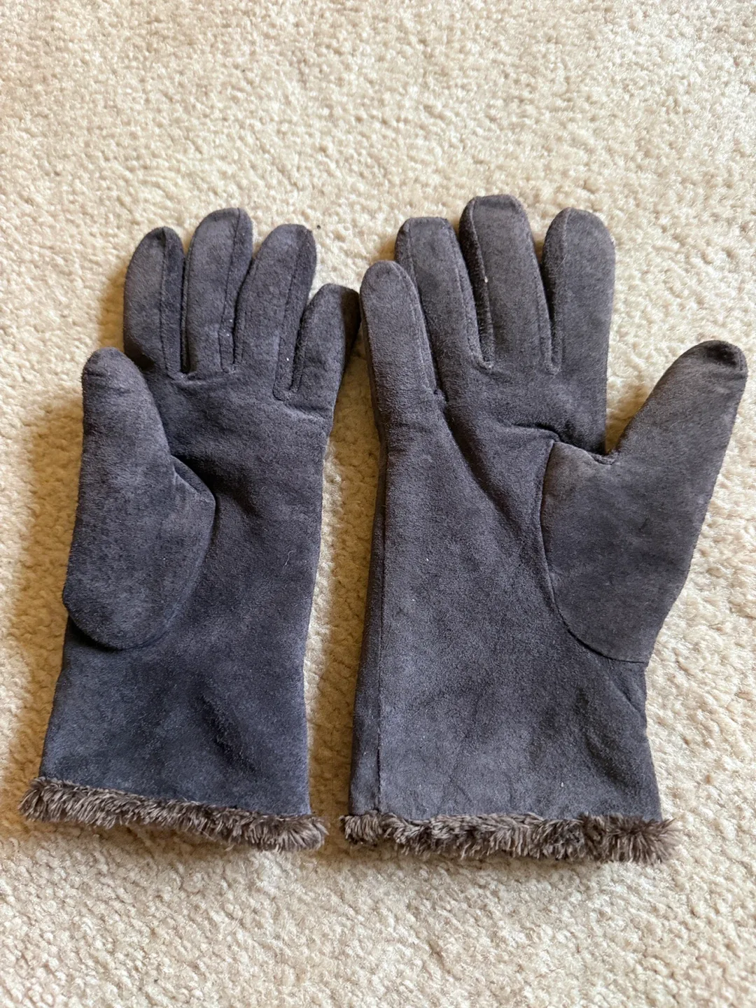 Brown Suede Gloves with Fur Trim image indicator(5)