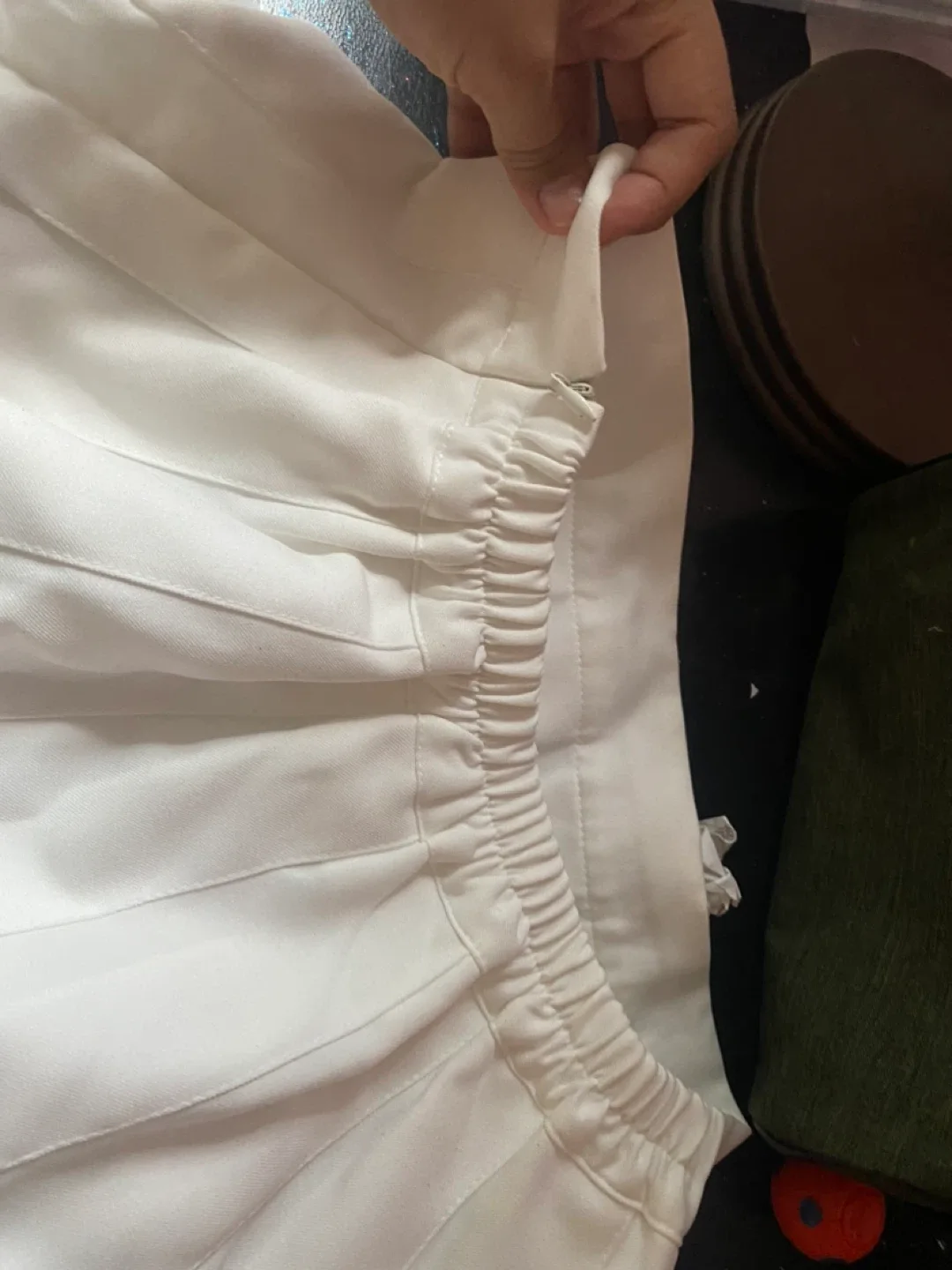 White Skirt+ Autumn Jacket+ Notebook image indicator(2)