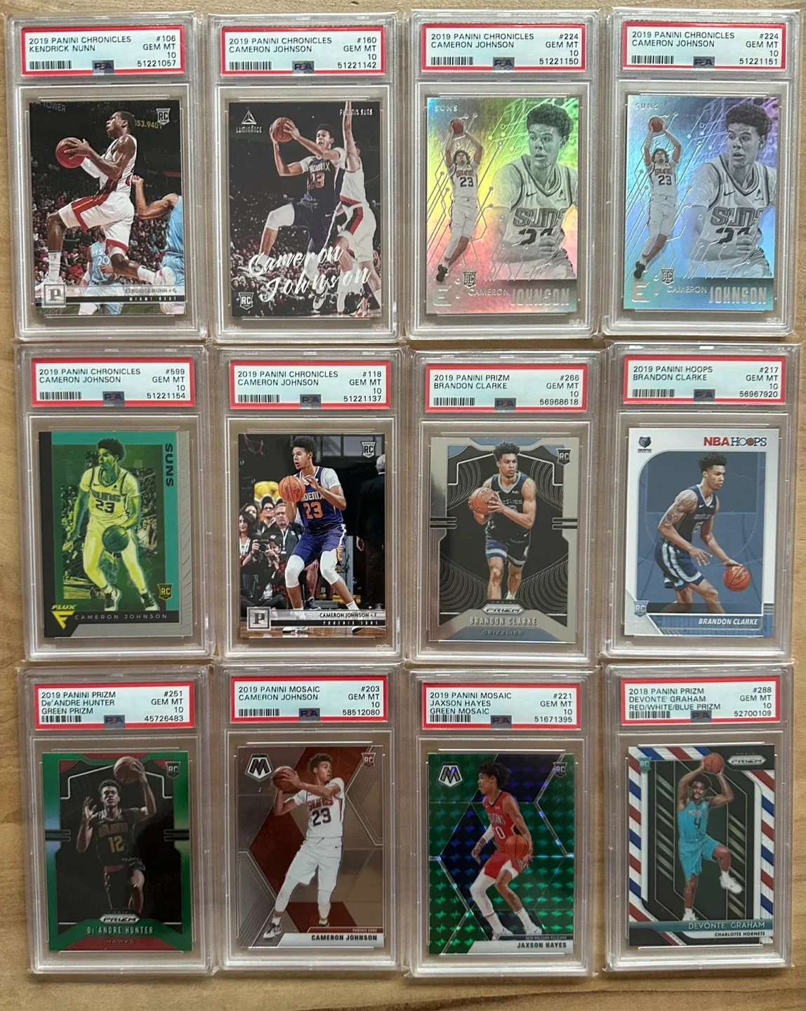 Basketball Trading Cards - NBA Hoops & Panini Chronicles image indicator(3)