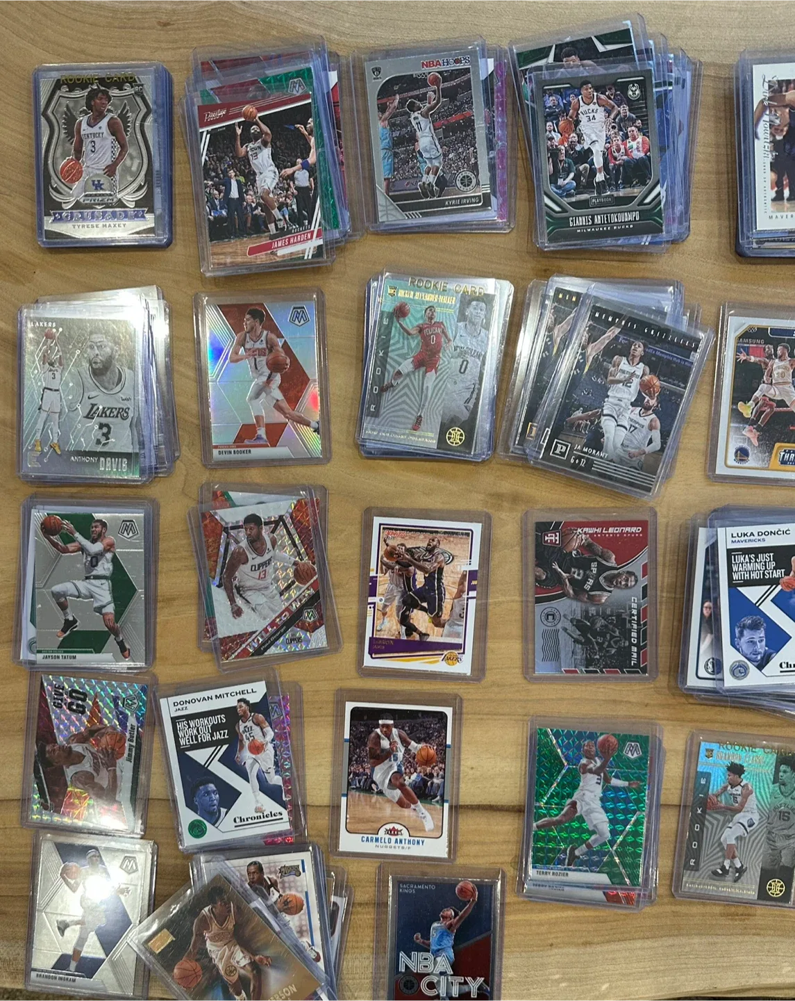 Basketball Trading Cards - NBA Hoops & Panini Chronicles image indicator(4)