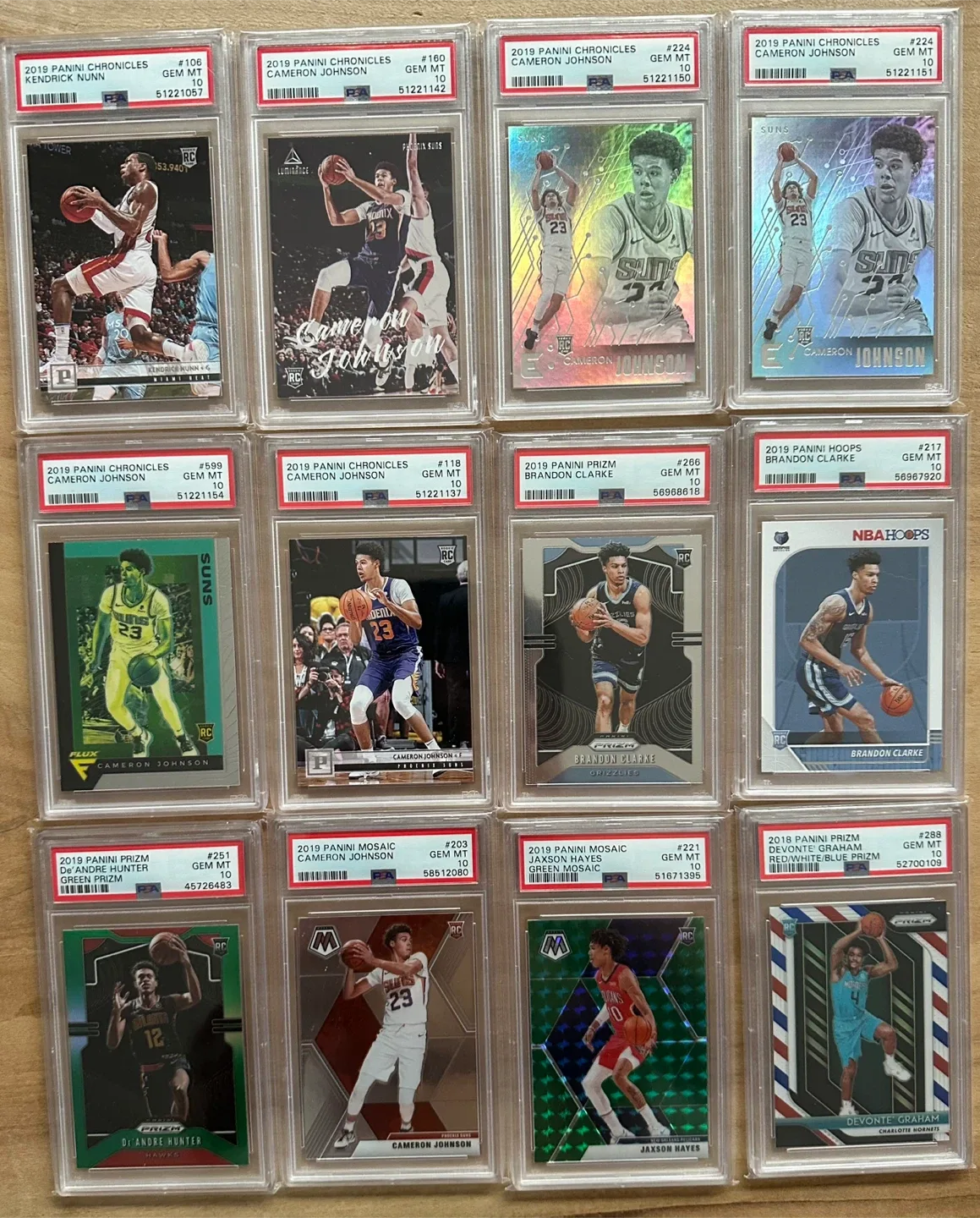 Basketball Trading Cards - NBA Hoops & Panini Chronicles image indicator(2)