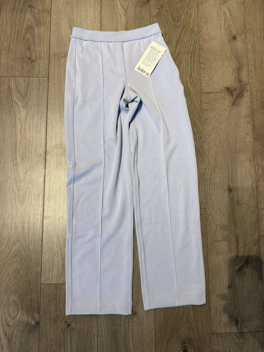 Lululemon Softstreme Pintuck Mid-Rise Pant - XS image indicator(2)