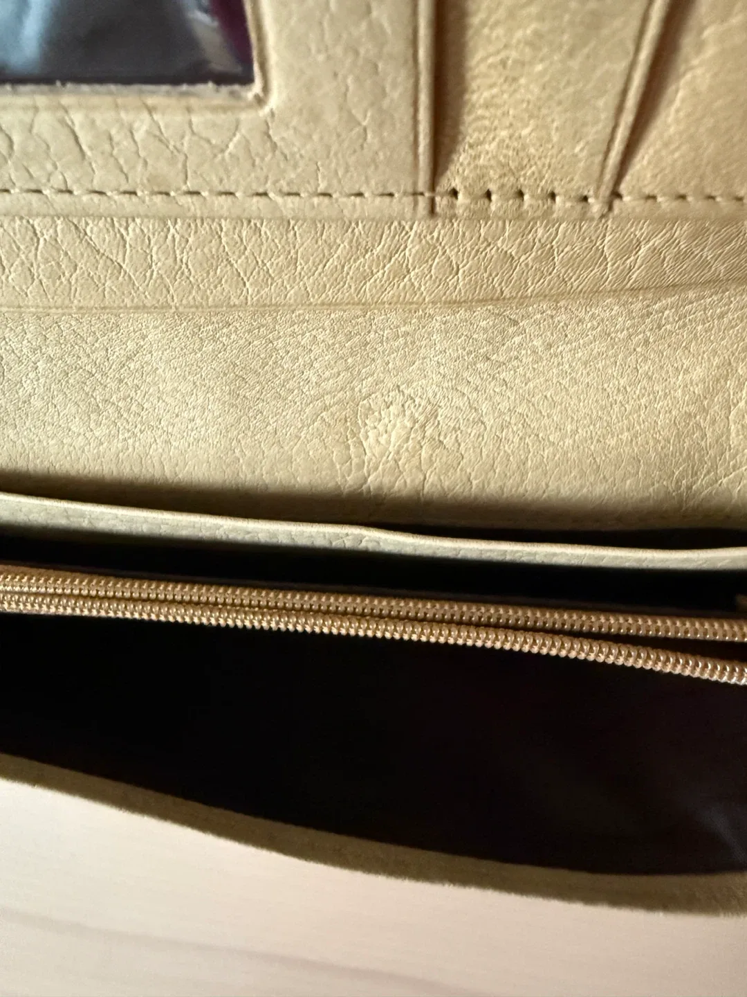 Pierre Balmain Leather Wallet image indicator(3)