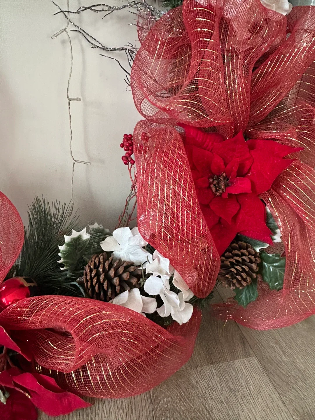 Large Christmas Wreath 24” image indicator(3)