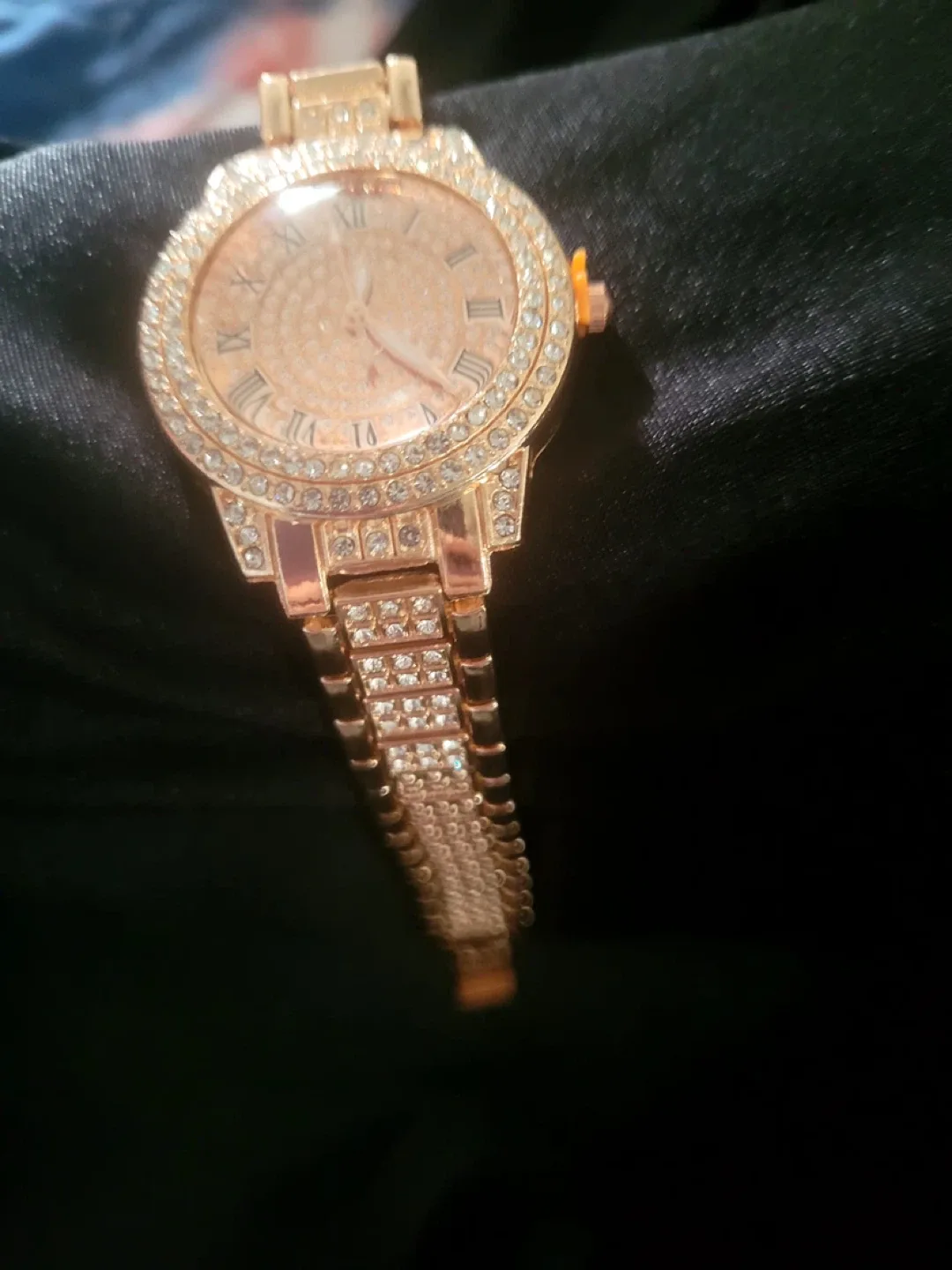 Rose Gold Rhinestone Watch image indicator(5)