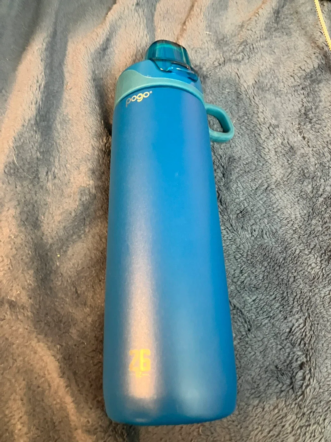 Pogo 26oz Blue Water Bottle image indicator(3)