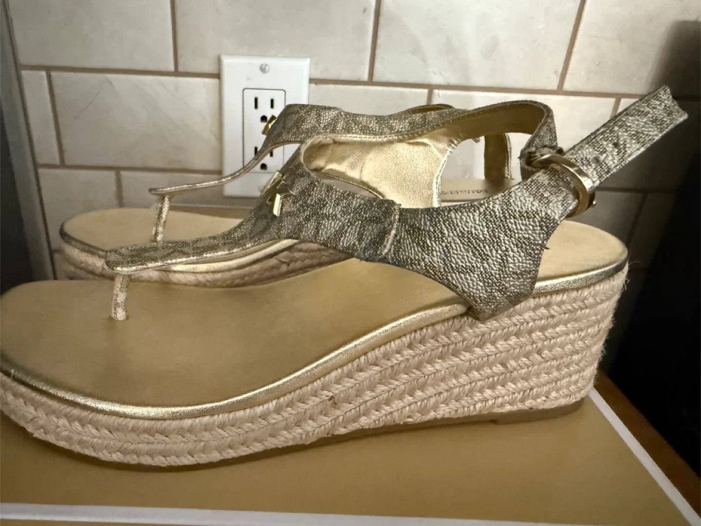 Michael Kors Laney Thong Wedge Sandals - Size 9M image indicator(3)