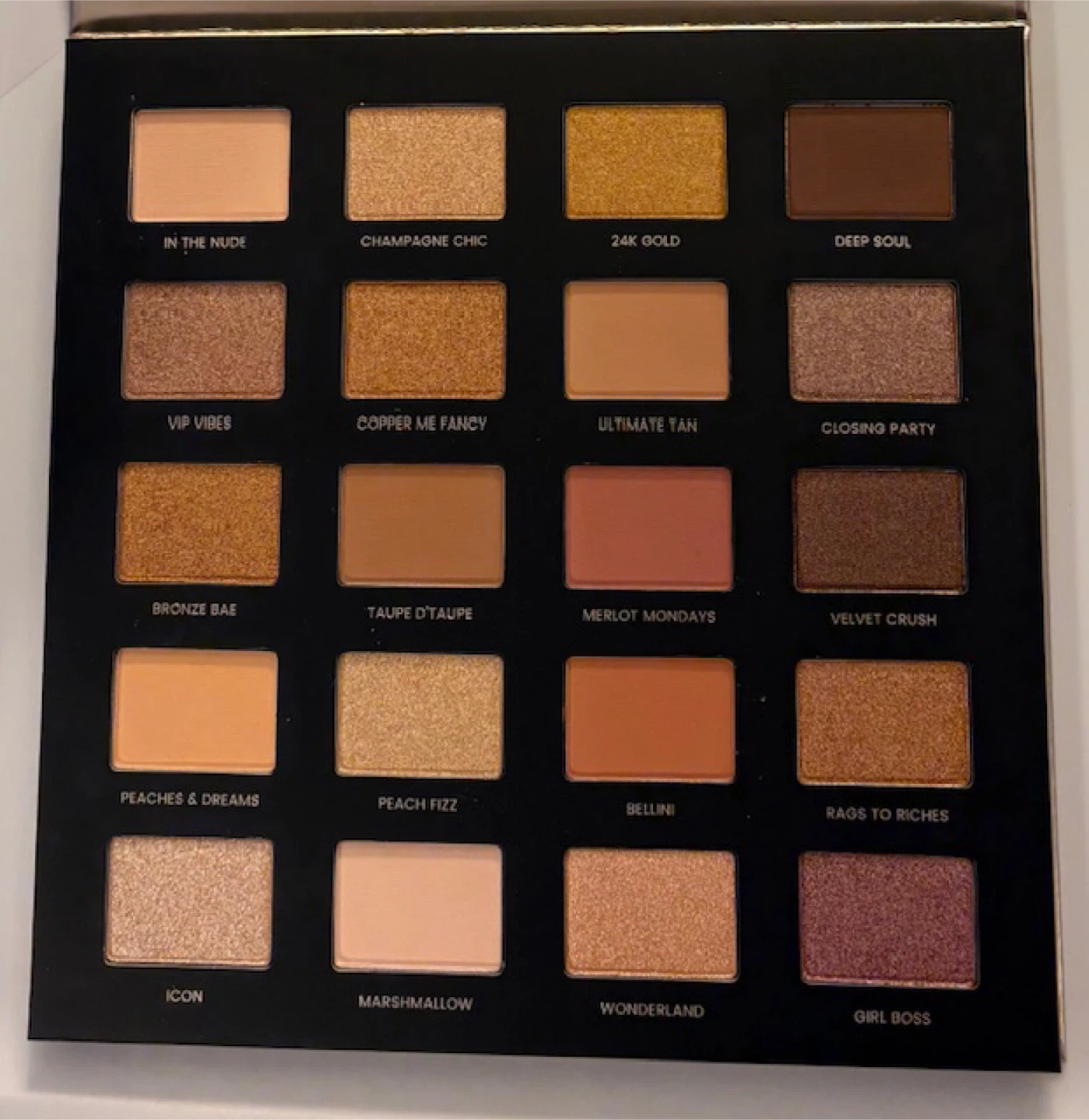 🤩Iconic London Day to Slay Eyeshadow Palette