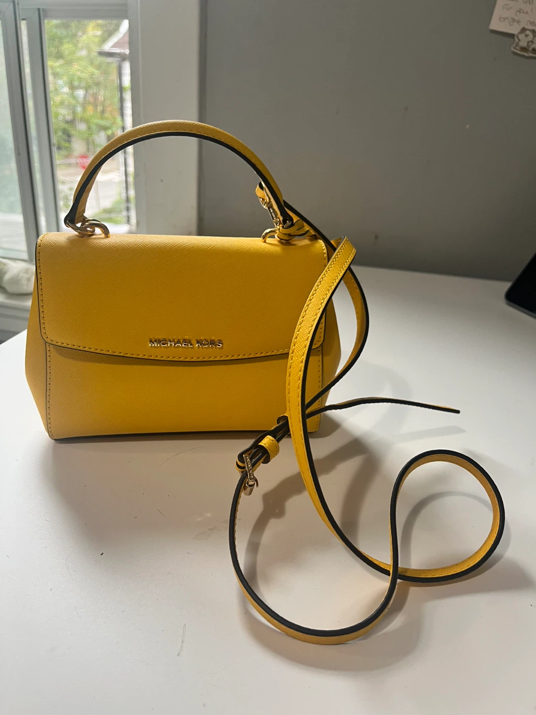 Michael Kors Yellow Handbag - photo 2