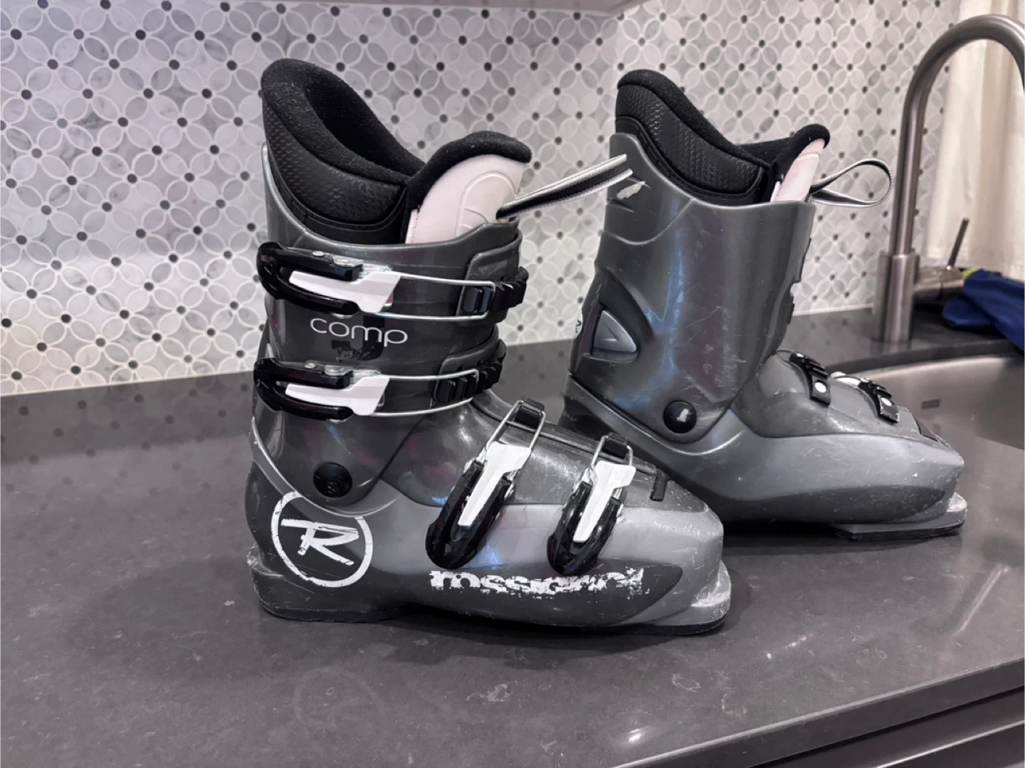 Rossignol Skis 150cm & Rossignol Comp Ski Boots - photo 4