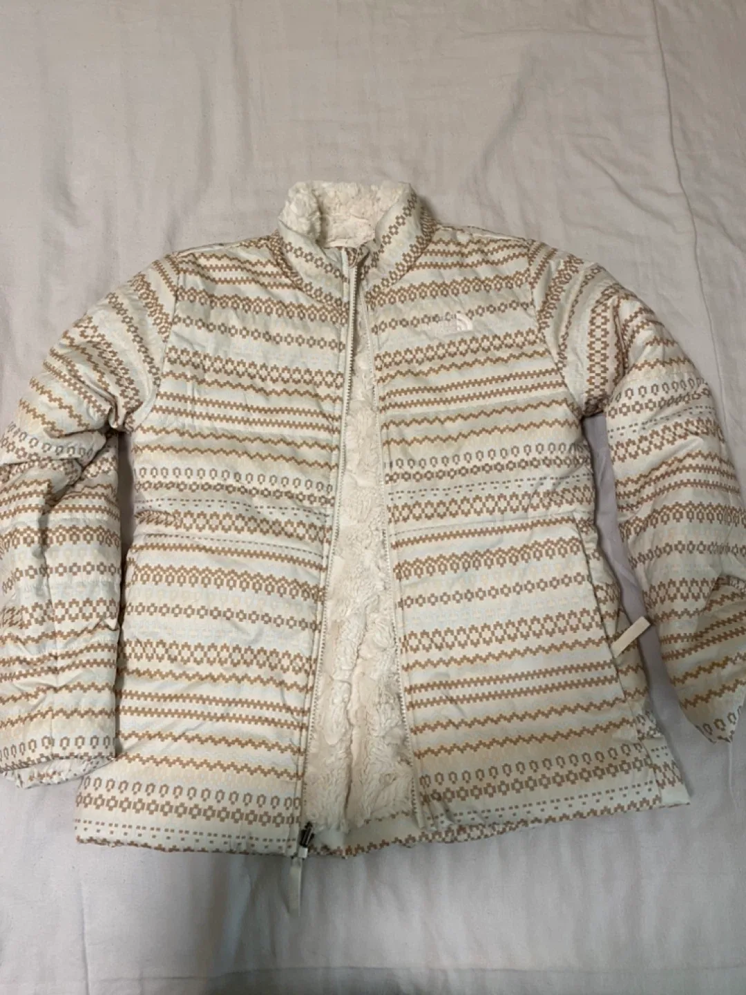 The North Face Girls' Reversible Jacket - Size L (14/16) image indicator(3)