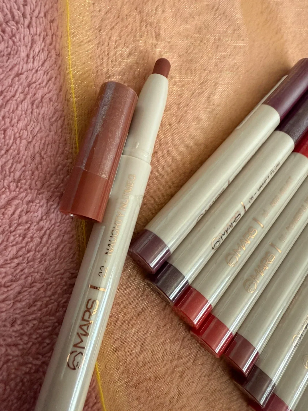 🌸 Mars Matte Lip Crayon Set – 14 Shades 🌸 image indicator(2)