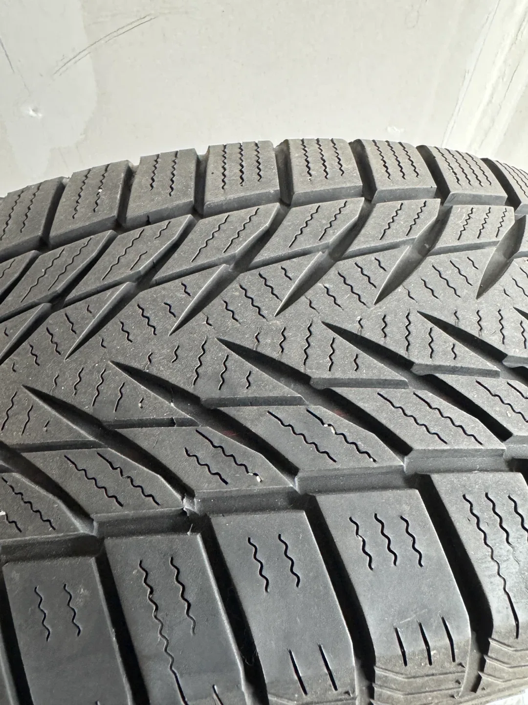 Joyroad Winter RX808 Tire 215/55R16 image indicator(8)