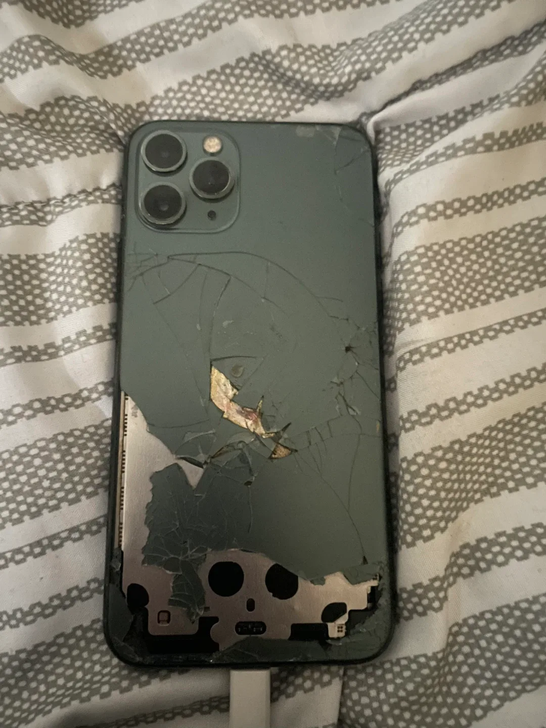 iPhones (Just need screen fixed) image indicator(4)