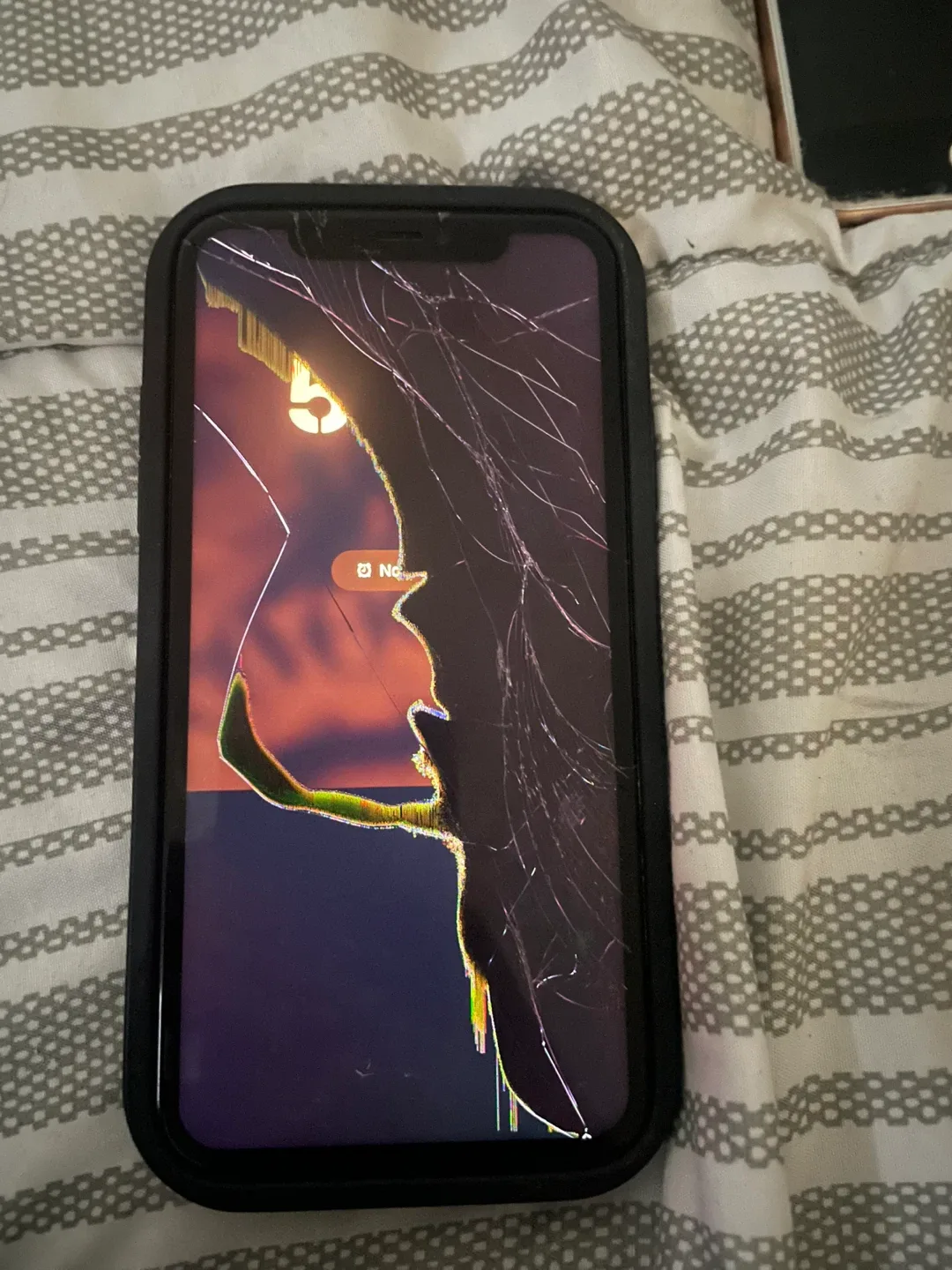 iPhones (Just need screen fixed) image indicator(3)