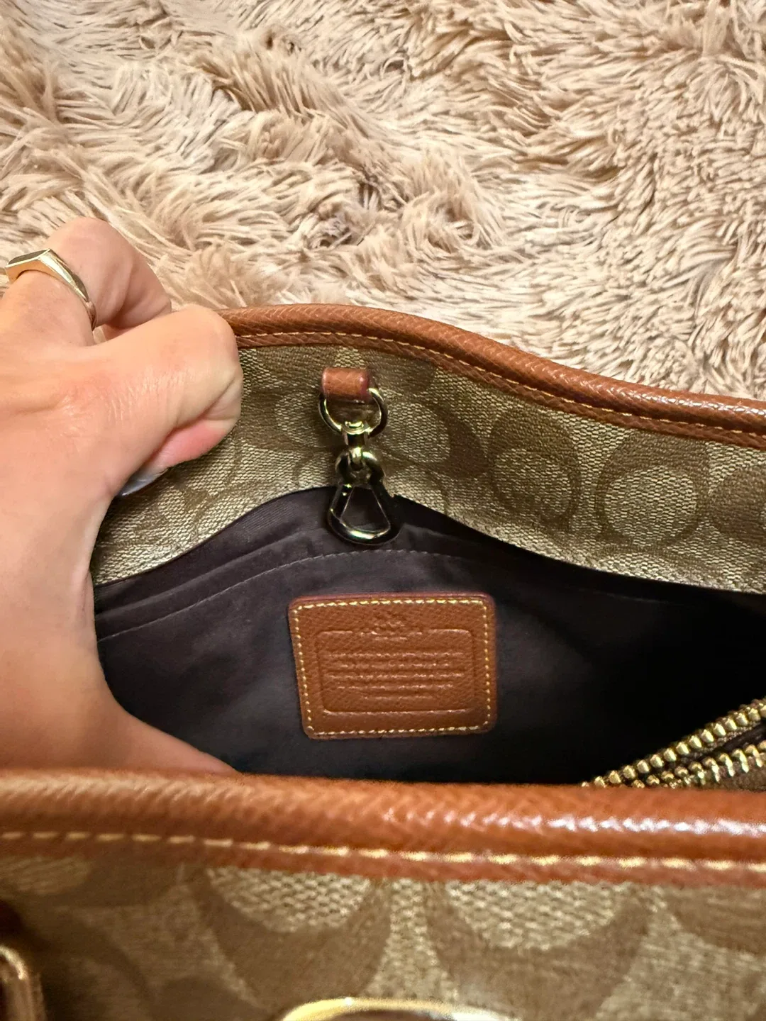 Coach  Bag image indicator(9)