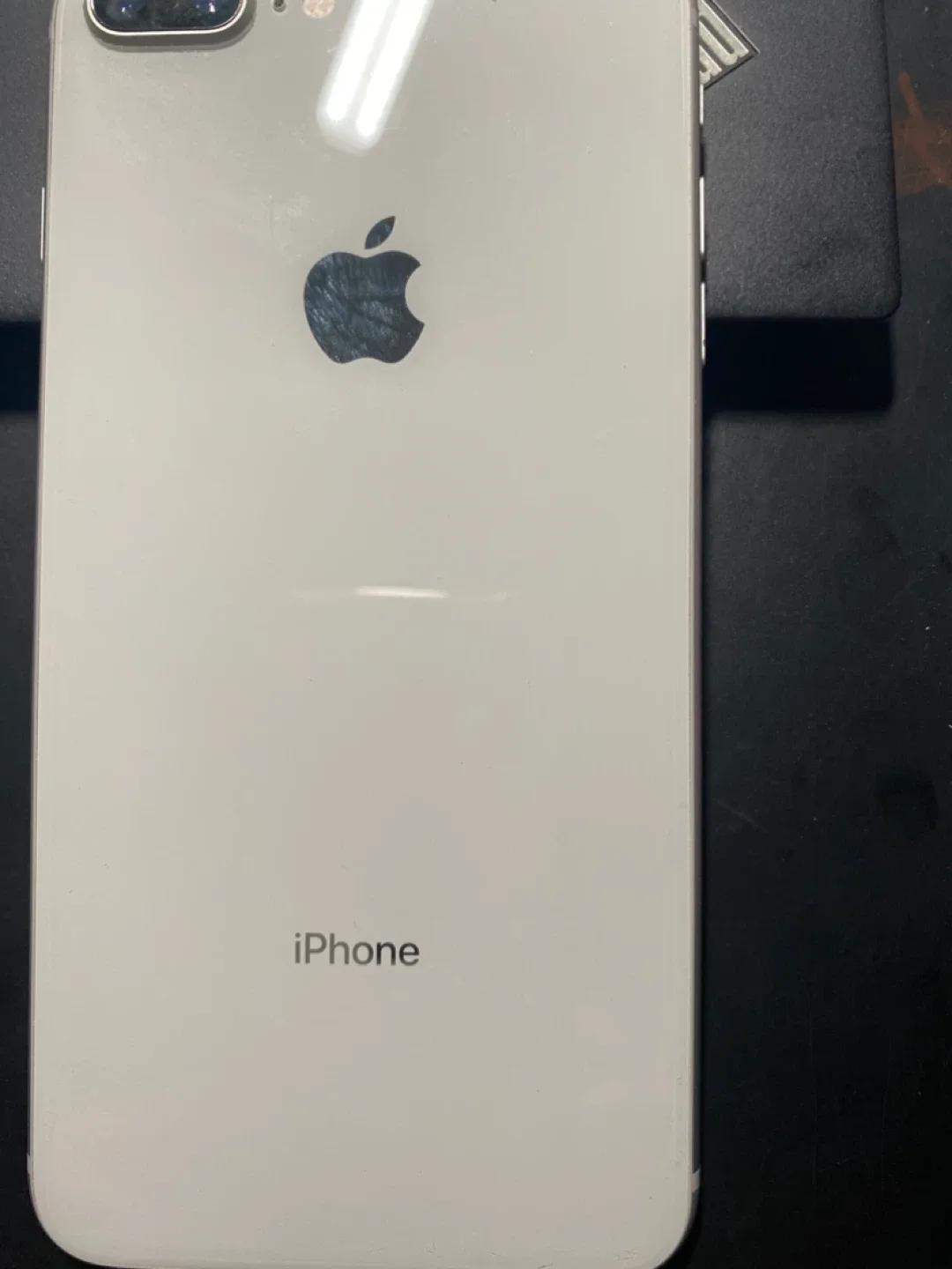 Apple iPhone 8 Plus - White image indicator(2)