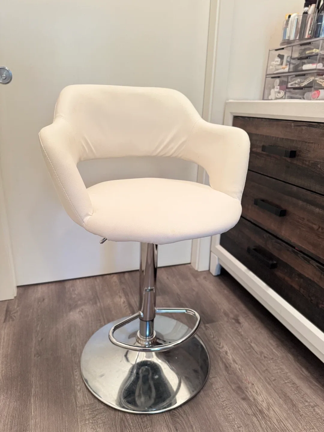 Cream Swivel Bar Stool image indicator(2)