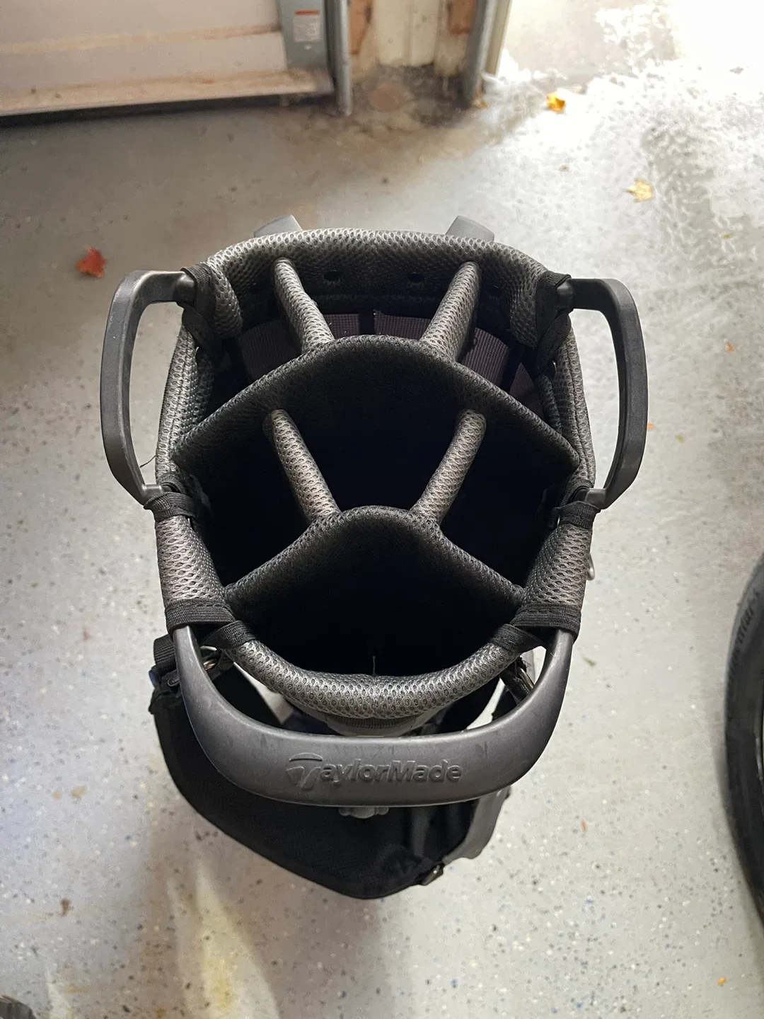 Taylor Made golf bag (like new) image indicator(5)
