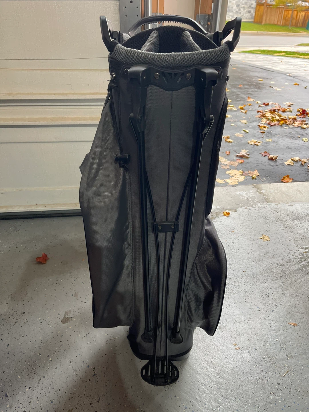 Taylor Made golf bag (like new) - photo 4