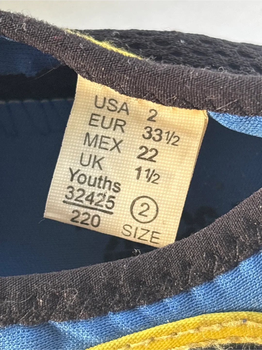 Youth Water Socks - Size 2 image indicator(3)